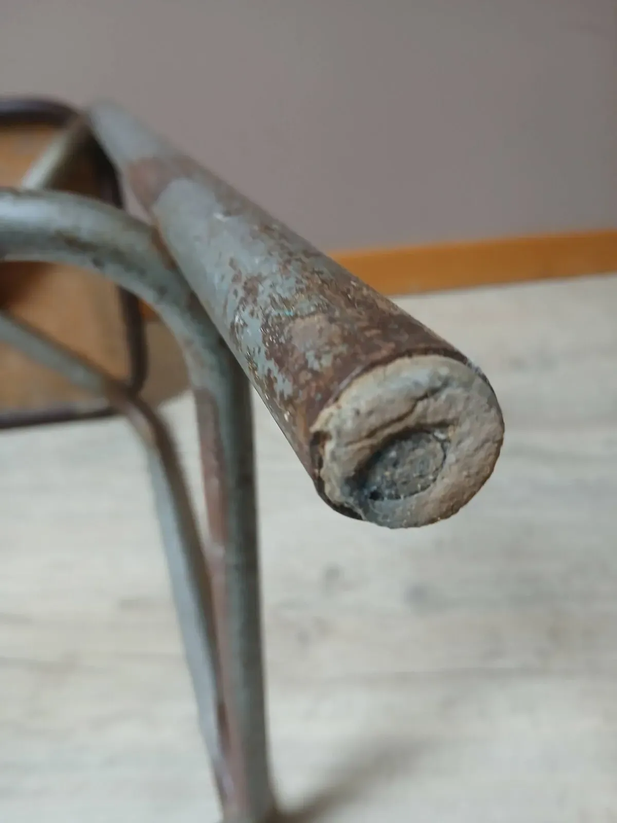 Illustration numéro 5 du produit Tabouret industriel