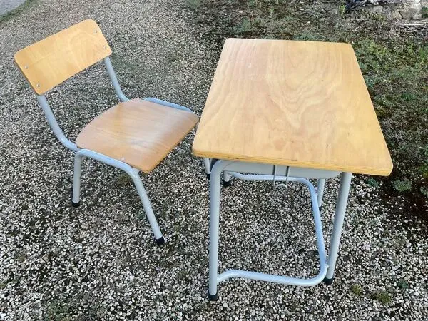 Illustration numéro 5 du produit Pupitre d’école.