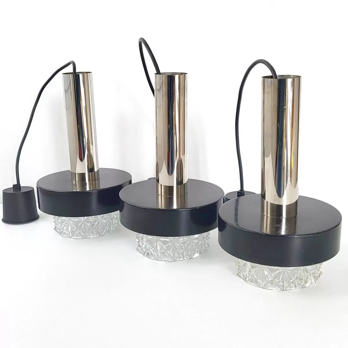 Illustration numéro 5 du produit Suite de 3 suspensions vintage 1960