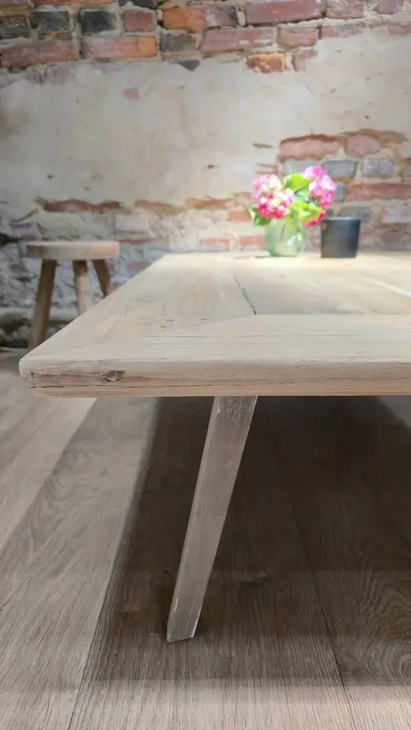 Illustration numéro 5 du produit Table basse en teck