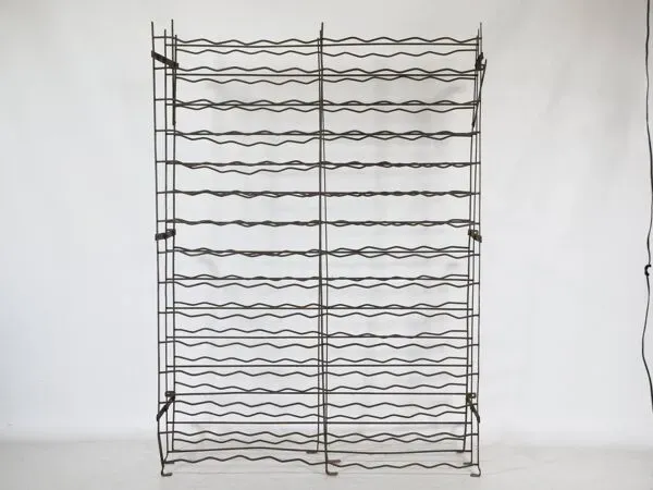 Illustration numéro 5 du produit Grand casier à vin vintage en métal, 1960s