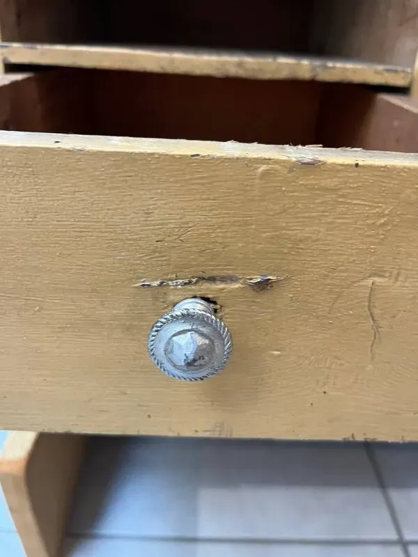 Illustration numéro 5 du produit Meuble de métier à casier de tri et tiroirs