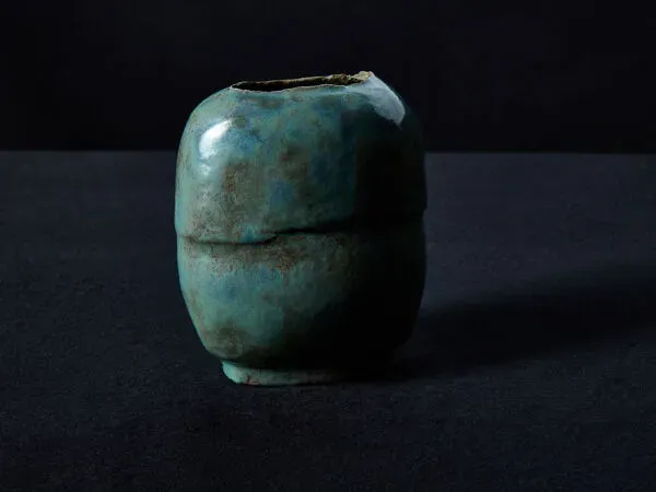 Illustration numéro 5 du produit Vase en céramique artisanale bleu-vert – pièce unique