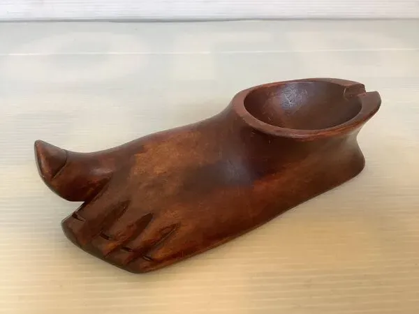 Illustration numéro 5 du produit Baguier vide poche cendrier pied en bois