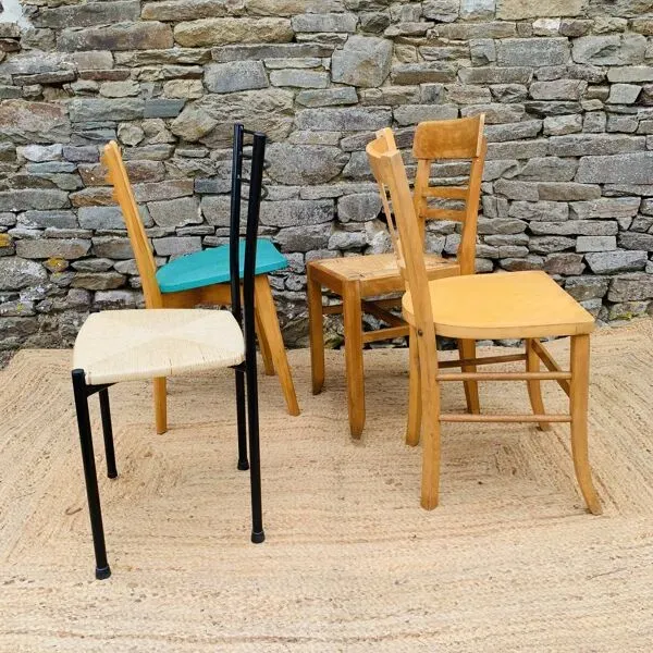 Illustration numéro 5 du produit Ensemble de 4 chaises dépareillées