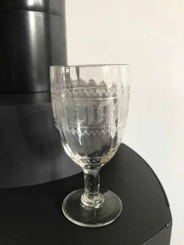 Illustration numéro 5 du produit ensemble de 6 grands verres à vin en cristal gravé début XXème