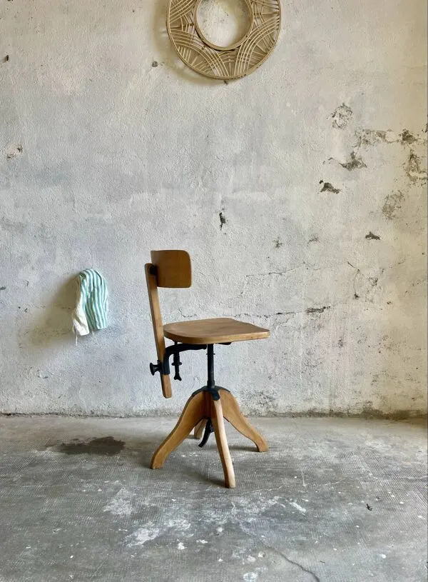 Illustration numéro 5 du produit Chaise vintage atelier bureau bois - Albert Stoll Federdreh – années 5