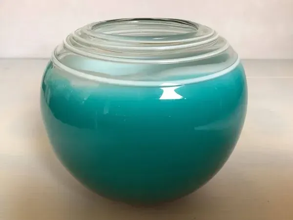 Illustration numéro 5 du produit Petit vase bleu turquoise style Murano