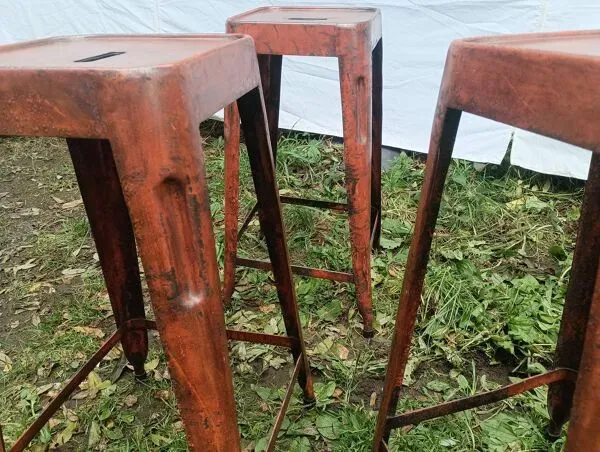 Illustration numéro 5 du produit Mange debout, tabourets Tolix