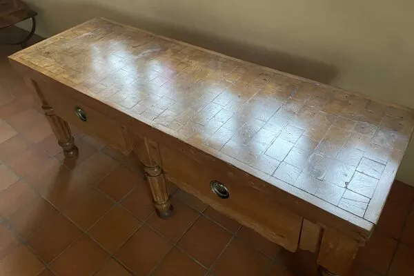 Illustration numéro 5 du produit Billot de boucher des années 50.