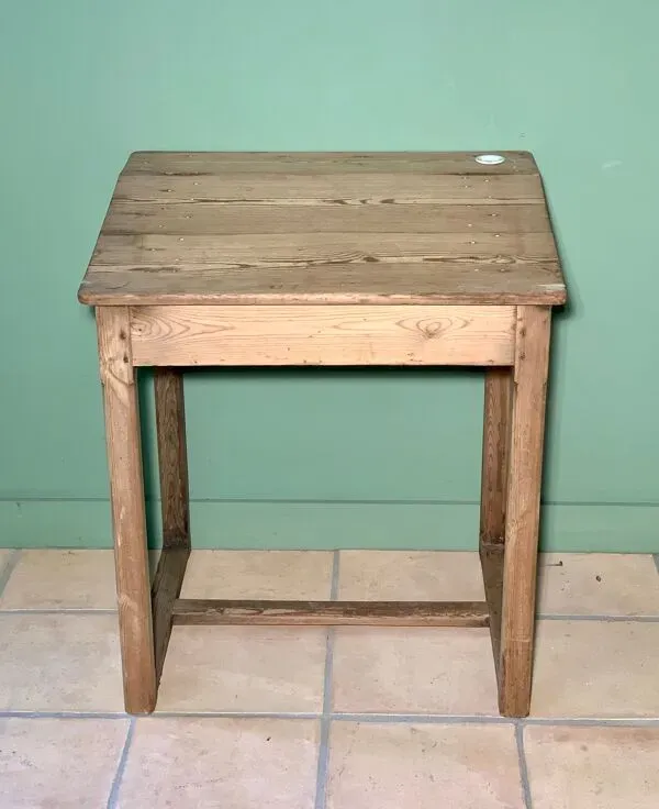 Illustration numéro 5 du produit Bureau d’écolier années 50