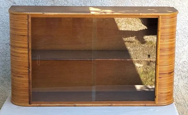 Illustration numéro 5 du produit Etagère Murale Vitrée Vintage en Bois et Rotin, Coins arrondis