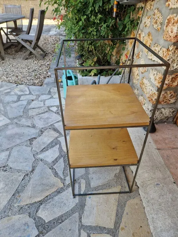 Illustration numéro 5 du produit Étagère moderniste