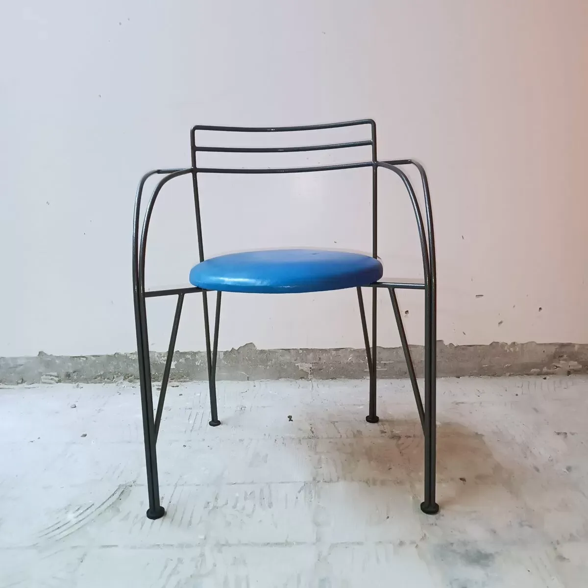 Illustration numéro 5 du produit 6 chaises collection ''Lune d'Argent'', Pascal Mourgue, design 1985