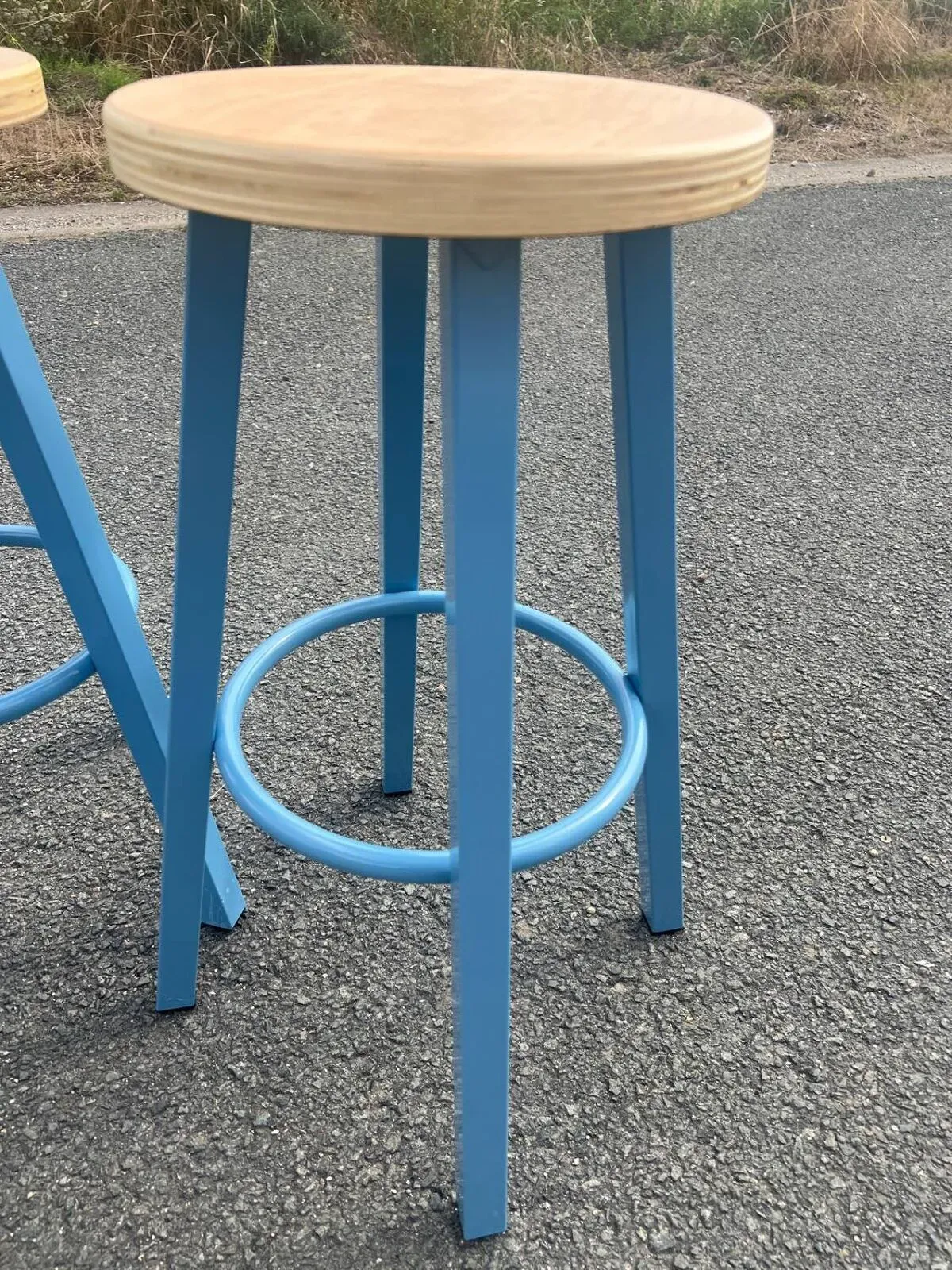 Illustration numéro 5 du produit Tabouret de bar