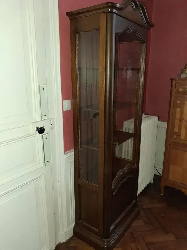 Illustration numéro 5 du produit Vitrine style classique en bois verni