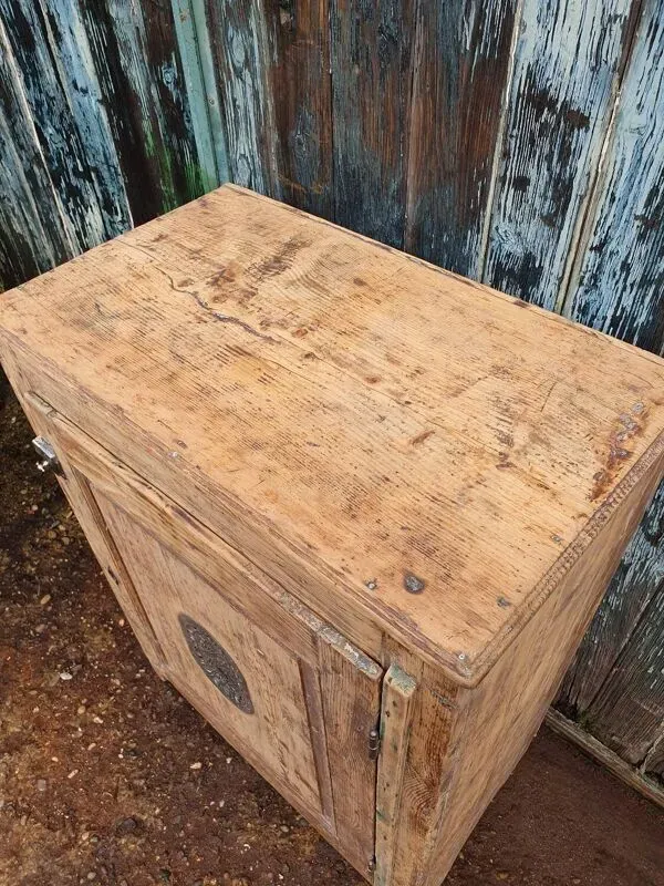 Illustration numéro 5 du produit Meuble de métier