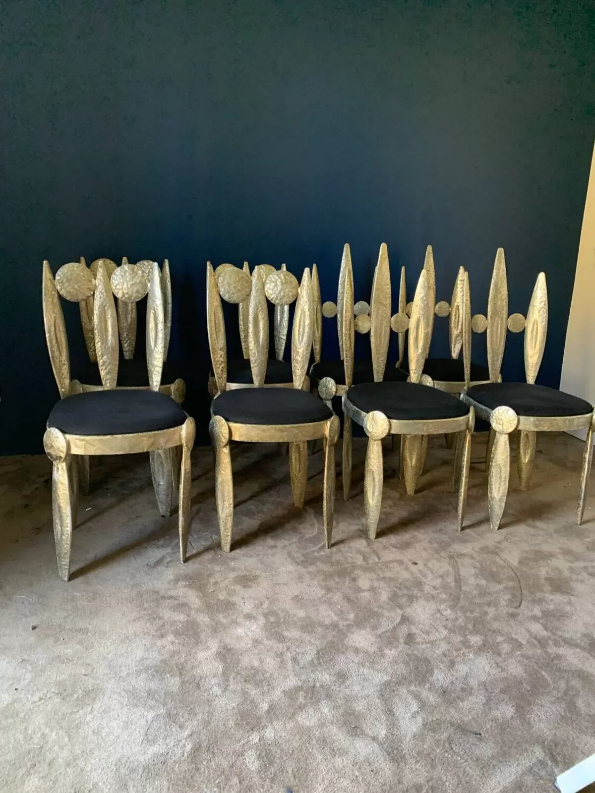 Illustration numéro 5 du produit suite de huit chaises