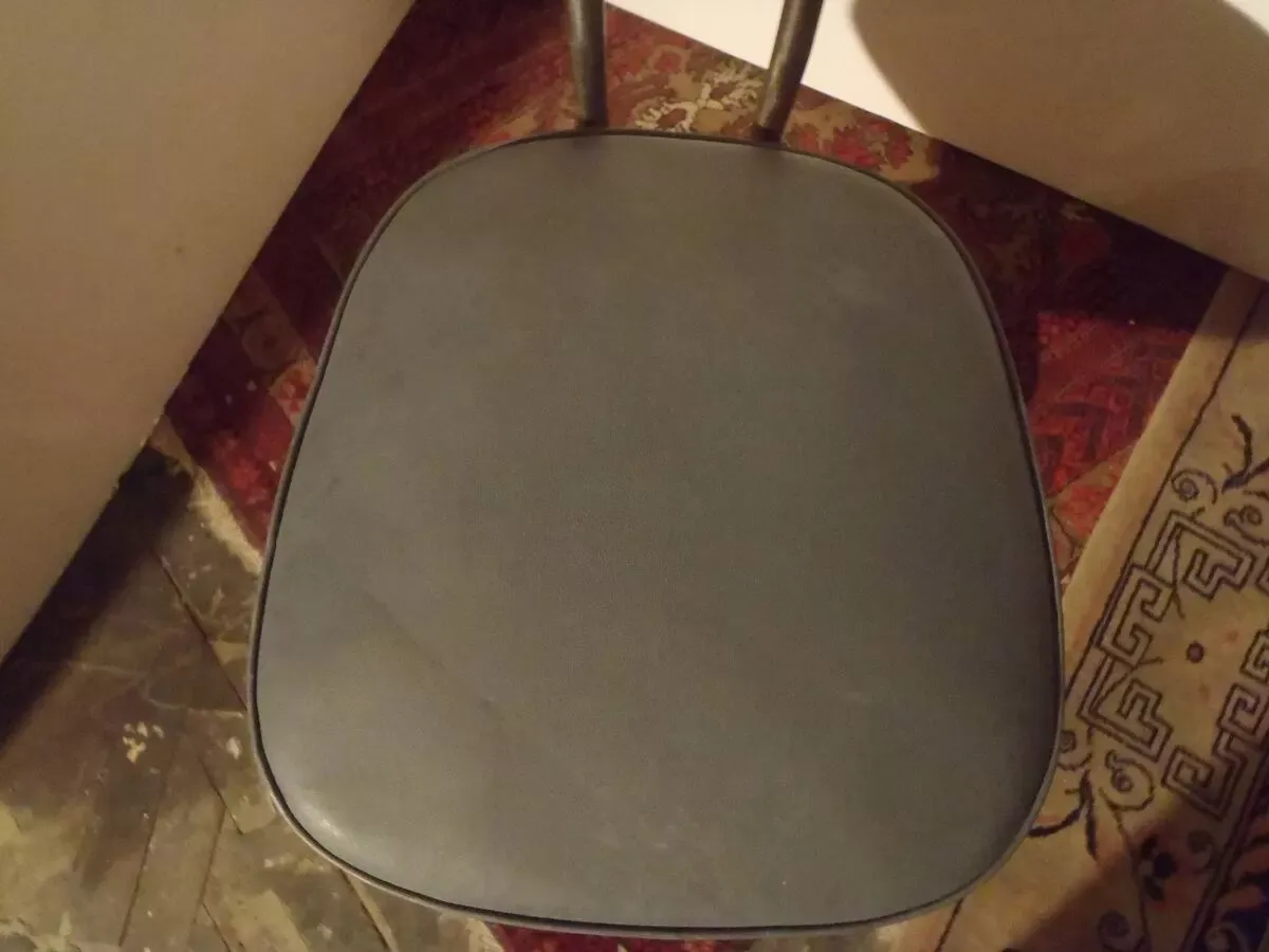 Illustration numéro 5 du produit Chaise indus vintage ''NORI'' modèle déposé 1950