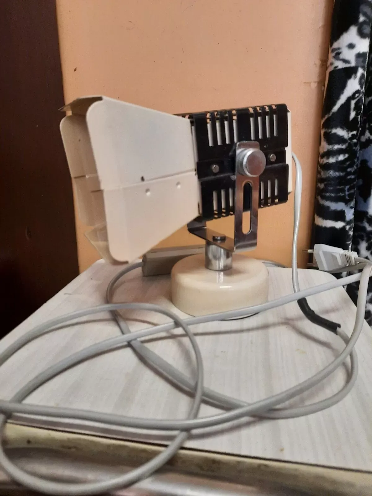 Illustration numéro 5 du produit Lampe industrielle