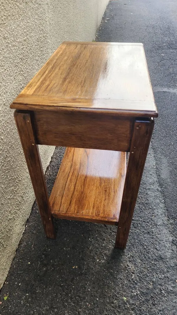 Illustration numéro 5 du produit Jolie table de chevet coiffeuse vintage en bois avec miroir
