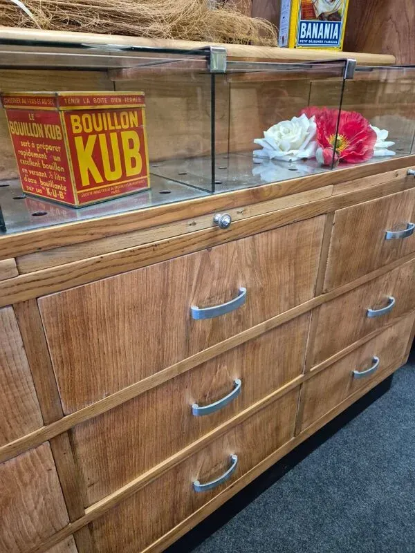 Illustration numéro 5 du produit Ancien meuble de métier