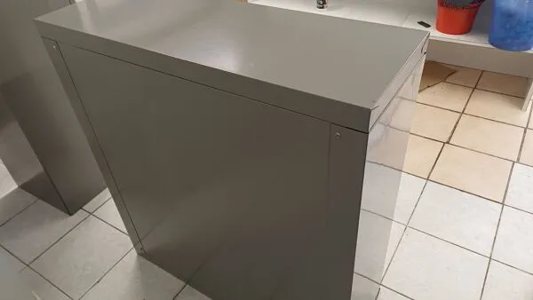 Illustration numéro 5 du produit Meuble industriel BAUCHE 5 tiroirs et porte – métal vintage années 50