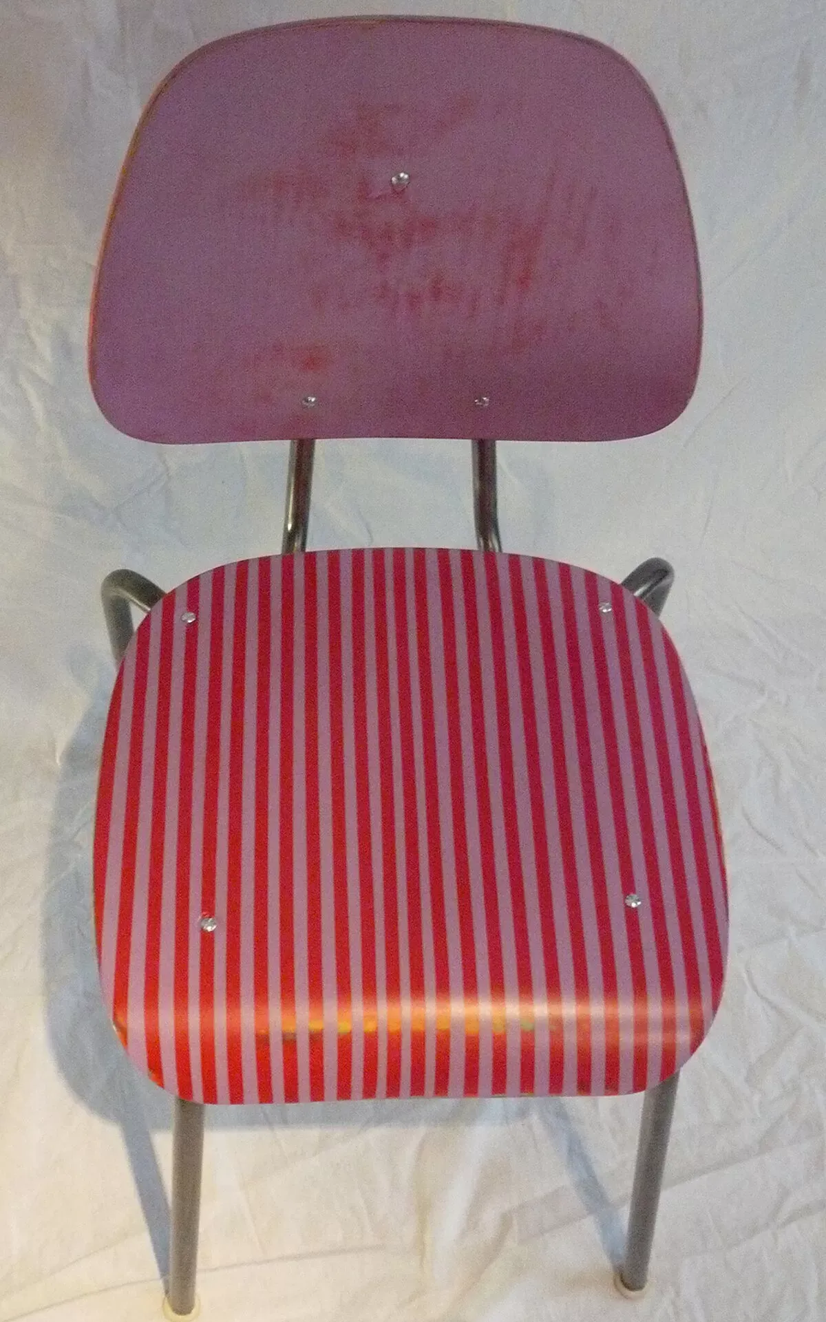 Illustration numéro 5 du produit Paire de chaises tube acier empilables