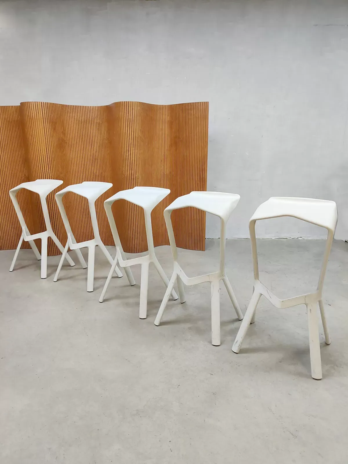 Illustration numéro 5 du produit Tabouret de bar design 'Miura' Konstantin Grcic