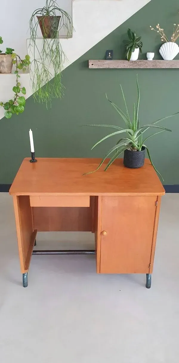 Illustration numéro 5 du produit Bureau d'école vintage