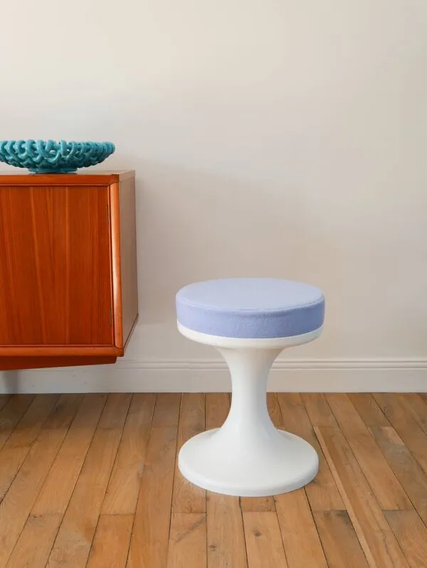 Illustration numéro 5 du produit Tabouret tulipe en Plastique et Laine, Baby Blue, Design Space Age, 1970
