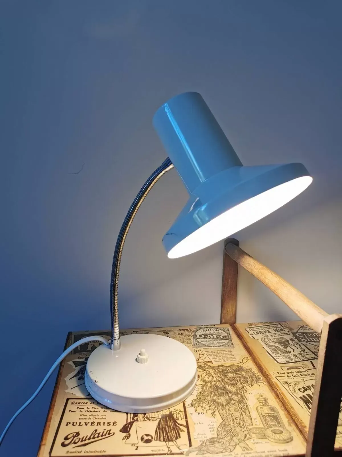 Illustration numéro 5 du produit Lampe de bureau style industriel