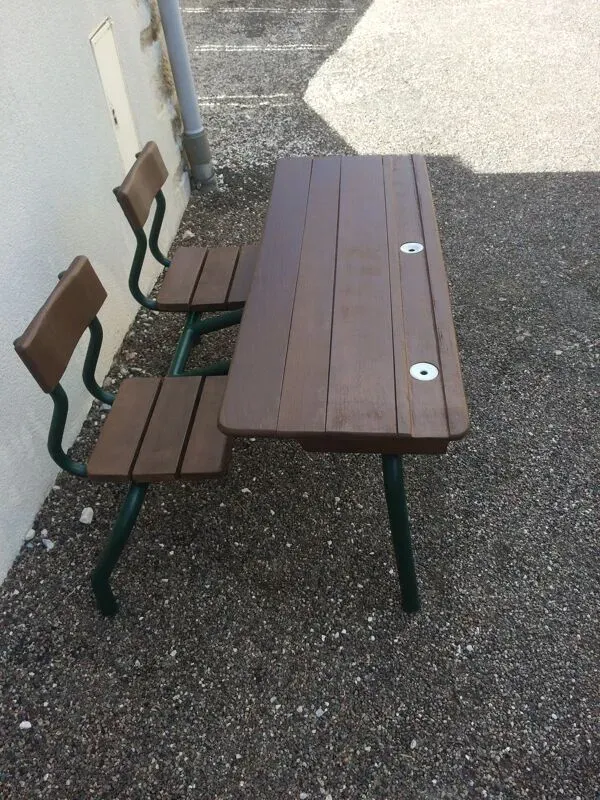 Illustration numéro 5 du produit Bureau d'écolier ancien