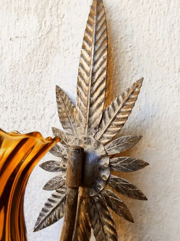 Illustration numéro 5 du produit Applique en métal brut tulipe Murano