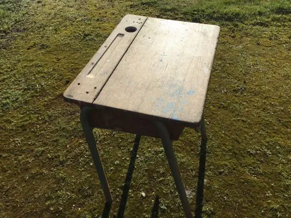 Illustration numéro 5 du produit Pupitre d’école