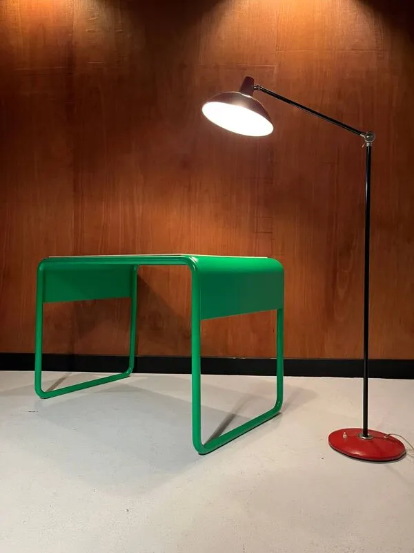 Illustration numéro 5 du produit Bureau vintage vers 1970