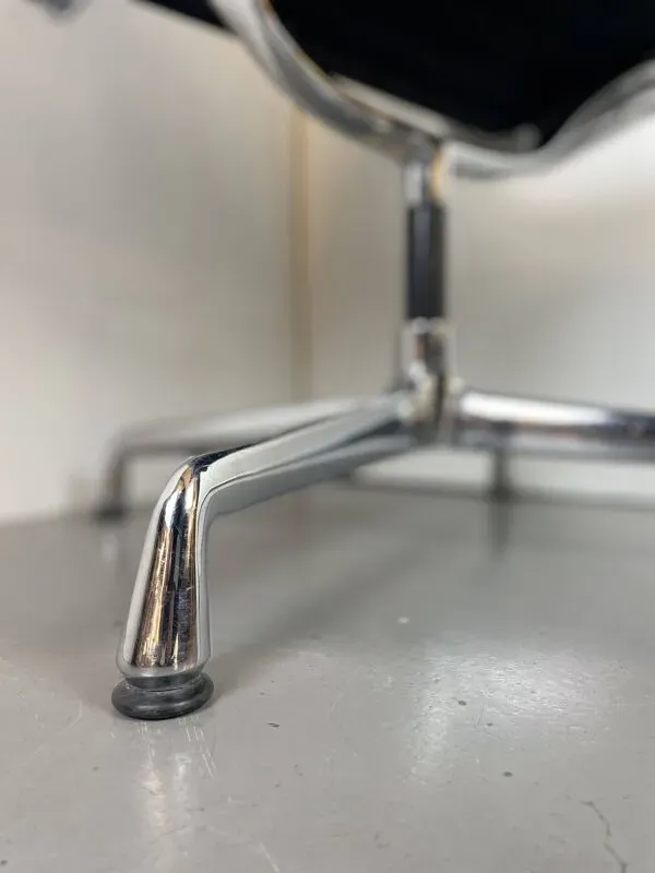 Illustration numéro 5 du produit EA-108 Desk Chair by C. & R. Eames for Vitra, 1960s