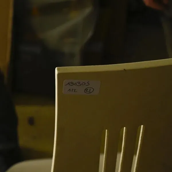 Illustration numéro 5 du produit Paire de chaises M352 Lyre en contreplaqué moulé, Theo Häberli, 1968