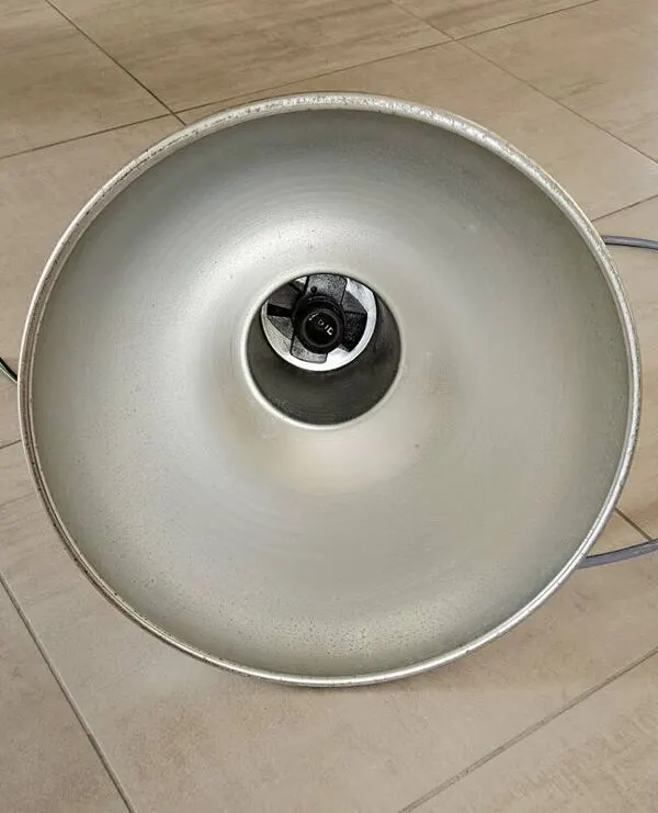 Illustration numéro 5 du produit Suspension industrielle mazda vintage en aluminium – années 60
