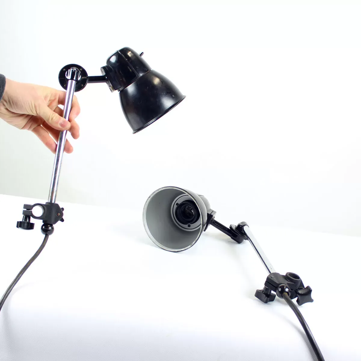 Illustration numéro 5 du produit Applique murale industrielle en bakélite noire & chrome, Tchécoslovaquie années 1950