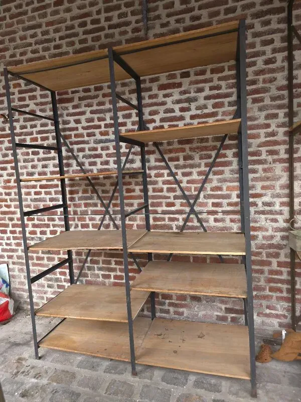 Illustration numéro 5 du produit Étagère Industrielle en fer et bois