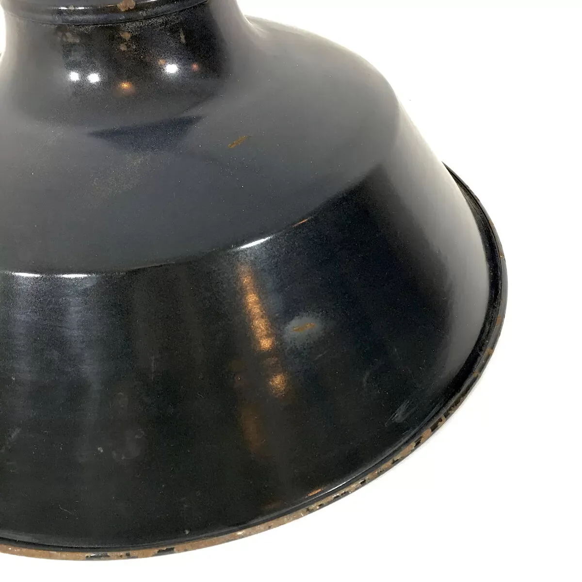 Illustration numéro 5 du produit Suspension en tole émaillée