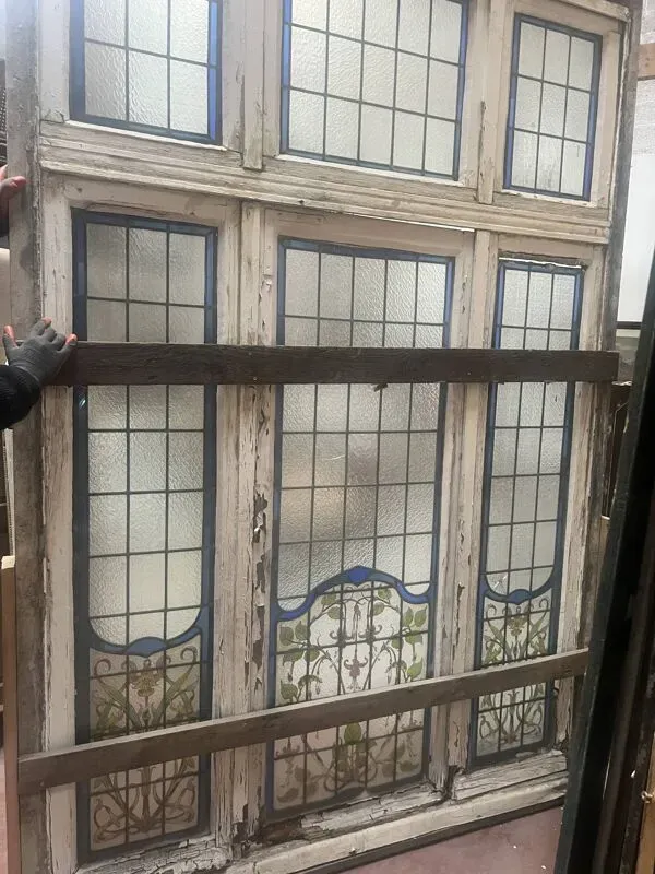 Illustration numéro 5 du produit Fenêtre a imposte en vitrail Art Déco vers 1900 XX siècle