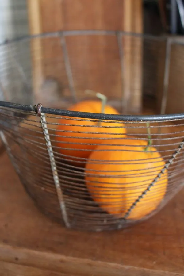 Illustration numéro 5 du produit Panier Corbeille ronde métal fil de fer