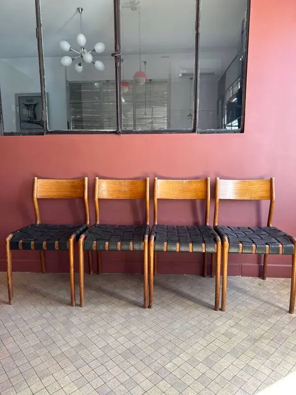 Illustration numéro 5 du produit Chaises 993 Tipi pour Montina