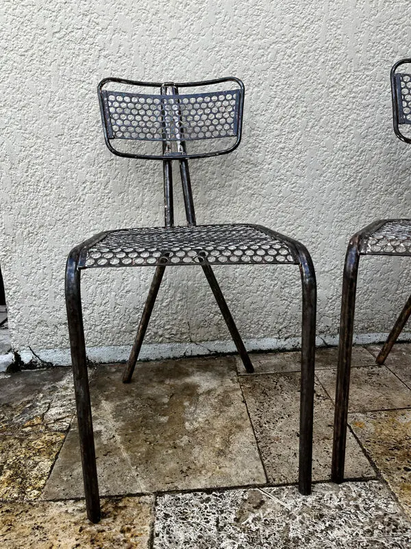 Illustration numéro 5 du produit Paires de chaises en métal perforé par René Malaval