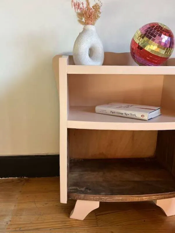 Illustration numéro 5 du produit Table de chevet