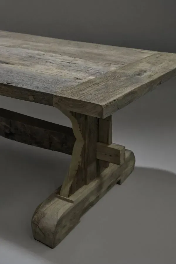 Illustration numéro 5 du produit Table à manger en chêne massif