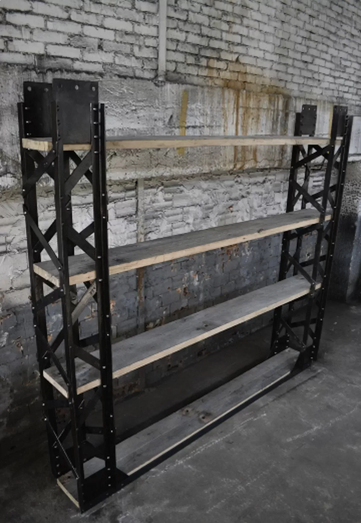 Illustration numéro 5 du produit Etagère rivetée Eiffel