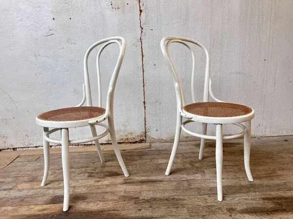 Illustration numéro 5 du produit Paire de 2 chaises bistrot en bois courbé blanc et cannage Jacob Josef Kohn